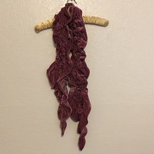 Mauve velvet scarf